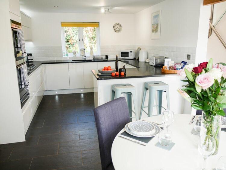 Padstow Escapes - Trewellen Luxury Holiday Cottage Saint Merryn Екстериор снимка